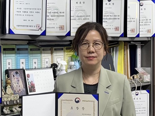 제24회_식품안전의_날_식품의약품안전처장_표창_수상.jpgs.jpg
